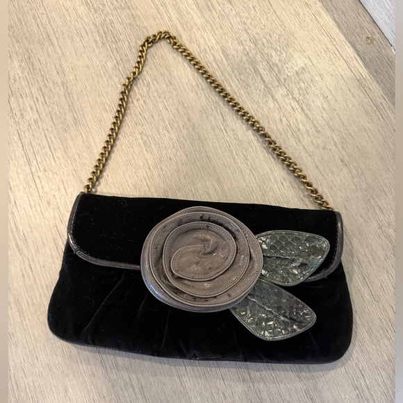 Marc Jacobs Fall 2005 Runway Black Velvet Bag with Rose Detail - Picture 1 of 6